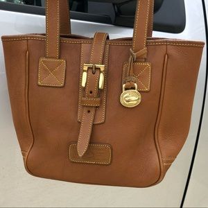 Vintage Dooney & Bourke leather purse